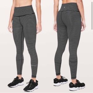 Lululemon Wunder Under 28’’- Black with White Stripes